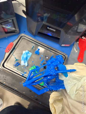 A successful print of a model with designed sprues
